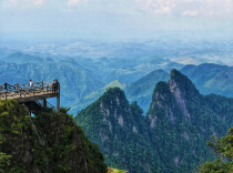 “乡村旅游”遇上“流浪地球”，中国文化振兴讲出新故事