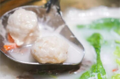 风雨不动安如山，鱼羊一锅鲜穷川