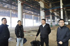 紧扣“种类最全”持续发力 邹犇淼带队调研影视剧摄影棚建设