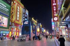 推动消费回暖跑出“加速度”