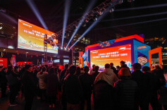 在家门口体验运动带来的乐趣 “体彩顶呱刮·星城大赢家”广场集市走进社区