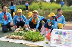 传承雷锋精神 争做湘江雷小锋