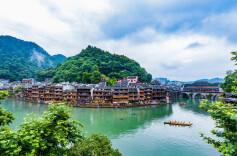 湖南凤凰沱江入选全国第二届“最美家乡河”