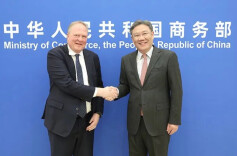 4天时间，商务部部长会见8家外企高管