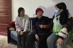 长沙民政职院“星星点灯”团队开展关爱老人志愿服务活动