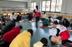 “救”在身边，为生命护航----长沙民政职院极开展救护员培训