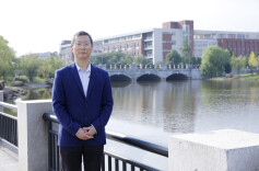 曹忠：让学生领略到化学的魅力