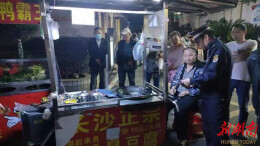 天心区开展餐饮油烟专项整治月行动