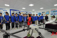 精飞集团为职校师生开展无人机科普培训