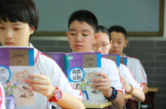 教育部教材局负责同志就《教育部关于加强中小学地方课程和校本课程建设与管理的意见》答记者问