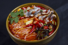 鱼粉飘香：将小吃做成了产业，从小镇走向了全国