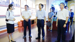 省人社厅党组理论学习中心组开展“以学正风”专题研讨