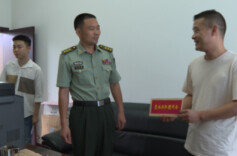 郁发展开展“七一”走访慰问