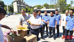 谢春生带队开展“夏送清凉”活动  看望慰问一线城市“守护者”