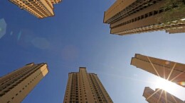 国家发改委：稳妥处置化解房地产、地方债务等领域风险隐患