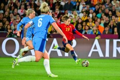 女足世界杯 | 那个不被允许踢球的女孩，长大后登上了世界之巅