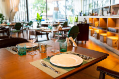 七夕带动“甜蜜经济”！全国多地餐厅线上订座量翻倍