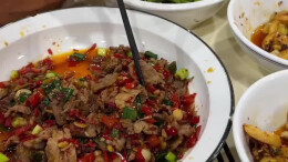 当女孩带江苏闺蜜第一次吃湘菜……