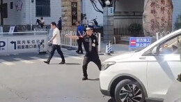 衡阳一医院保安花式指挥车辆 因其“治愈系”效果走红网络