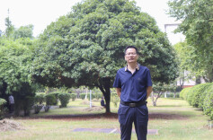 师德标兵｜张新华：砥志研思为学术，一寸丹心做人师