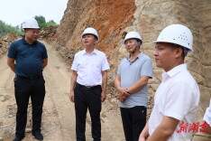 田刚深入一线现场调度重点项目、重点工作