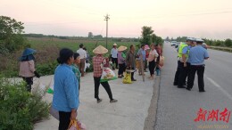 危险！两车超载，谁知一车更比一车多