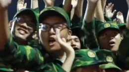 为了坐上消防云梯车 大学生“显眼包”花式竞选