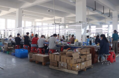 江华：抓生产赶订单  奋力冲刺“全年红”