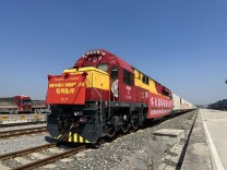 开辟铁路冷链新通道 首趟新疆至湖南铁路冷链集装箱专列抵湘