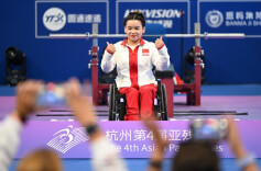 杭州亚残运会｜“我想一直举下去，再破世界纪录”——郭玲玲闪耀举重赛场