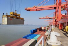 提前64天达到去年总量 城陵矶港集装箱吞吐量再次突破百万标箱