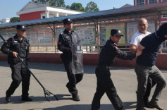 反恐防暴演练，筑牢校园安全防线