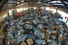 快递业务迎来旺季高峰 预计今年旺季快递总量达10亿件