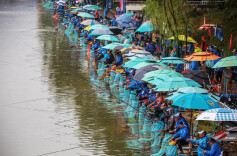 斜风细雨不须归