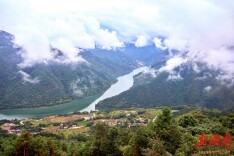 上梧江瑶族乡：云台山下振兴歌起 潇水河畔产业兴旺