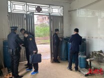 新田：依法取缔一非法倒灌储存液化气“黑窝点”