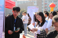 98家企业，5322个岗位  娄底潇湘职业学院2024届毕业生校园招聘会现场火爆