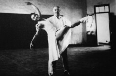 新中国芭蕾舞台上的第一只“白天鹅”