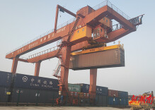 首趟！中老铁路“宜昌——怀化——琅勃拉邦”国际货运化工品专列在怀发运