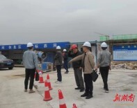 情系人民群众，紧攥安全红绳