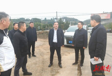 刘正仁实地督导“双创”和路域环境整治工作