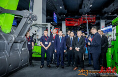 从长沙到吉隆坡，中联重科精彩亮相这场“双向奔赴”！