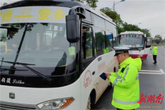 安乡交警：守一线抗雨雪 多举措保畅通