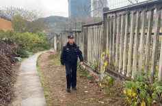 高铁站一旅客心跳骤停，民警出手了