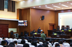 通道：“课堂”搬进法庭  警示入脑入心