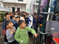 【未来之星】长沙市图书馆流动图书车在长沙县时中中心小学开展阅读活动