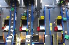 1320亿件快递，如何发出去（经济新方位）