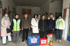 临湘市妇联：寒冬送温暖 巾帼暖人心