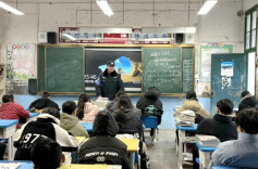 万佛山镇：“法治班主任”再开课，敲响寒假安全警钟