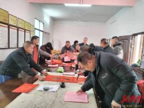 新田：写春联送温暖 浓浓墨香迎新春